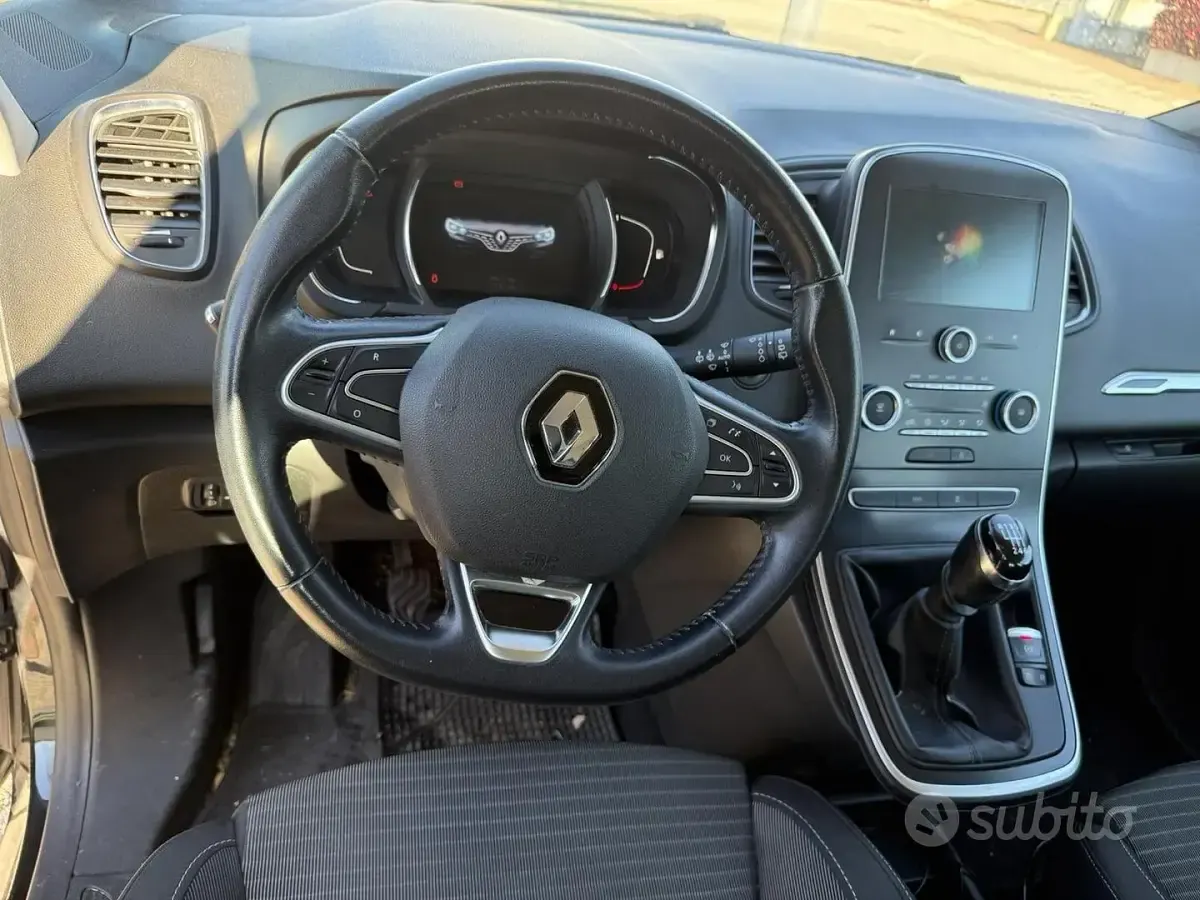 Usata Renault Scénic 110 CV (80 kW) 2017 Nero Monovolume