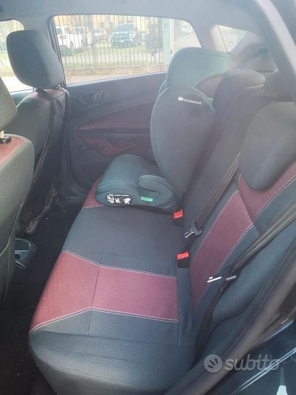 Usata Ford Fiesta Titanium 82 CV (60 kW) 2009 Grigio Utilitaria