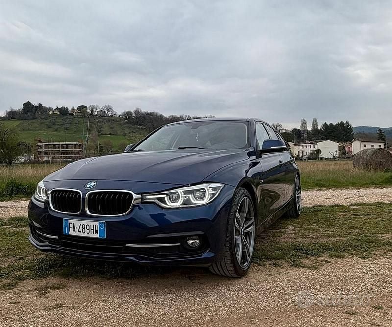 Usata BMW 318 Sport Line 2015 Blu Station wagon