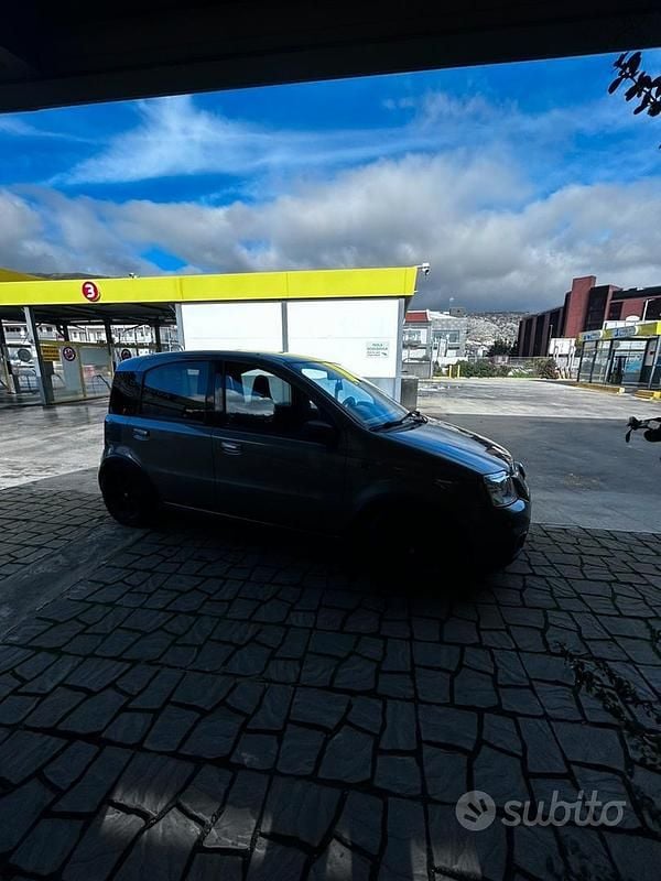 Usata Fiat Panda 100 CV (73 kW) 2006 Grigio Utilitaria