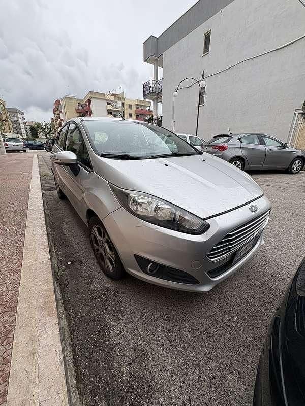 Usata Ford Fiesta Titanium 92 CV (67 kW) 2014 Utilitaria