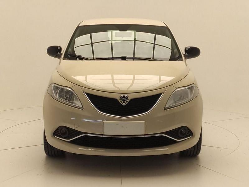 Usado Lancia Ypsilon S 95 CV (69 kW) 2017 Beige Utilitario