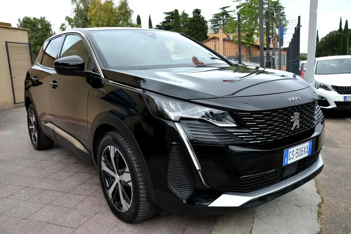 Usata Peugeot 3008 Allure 131 CV (96 kW) 2024 Nero SUV