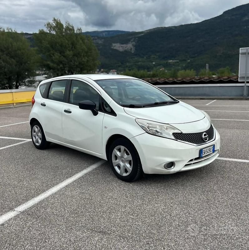 Usata Nissan Note Tekna 90 CV (66 kW) 2014 Bianco Utilitaria