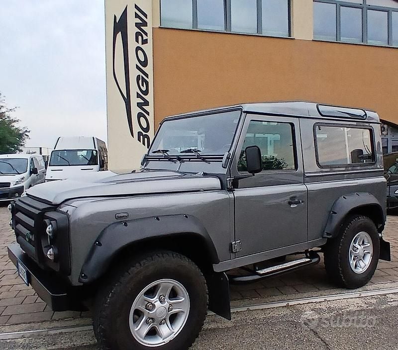 Grigio Usata 2008 Land Rover Defender SE SUV | 29.000 € (Super prezzo) - Immagine 1/4