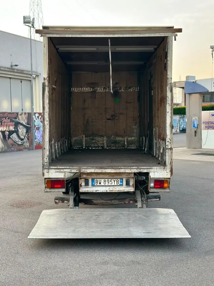 Usata Iveco Daily 96 CV (70 kW) 2002 Bianco Cabrio