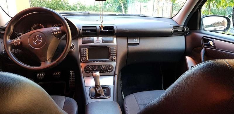 Usata Mercedes C220 Avantgarde 150 CV (110 kW) 2007 Nero Station wagon