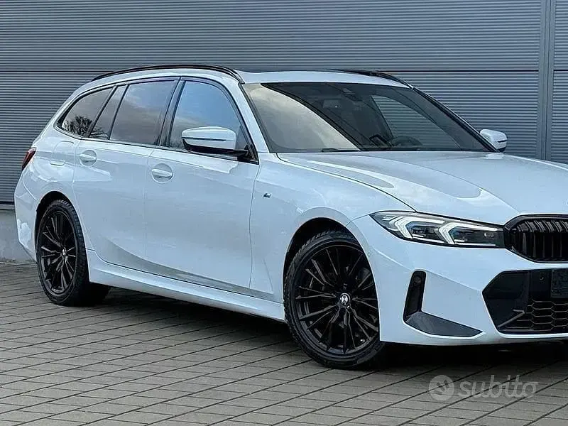Usata BMW 320e M Sport 190 CV (139 kW) 2025 Bianco Station wagon