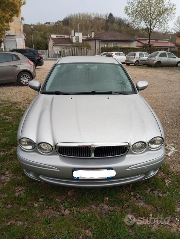 Usata Jaguar X-type 131 CV (96 kW) 2004 Grigio Berlina
