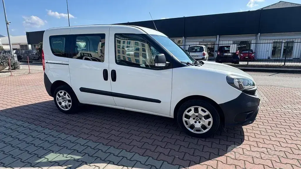 Usata Fiat Doblò S 95 CV (69 kW) 2019 Bianco Monovolume