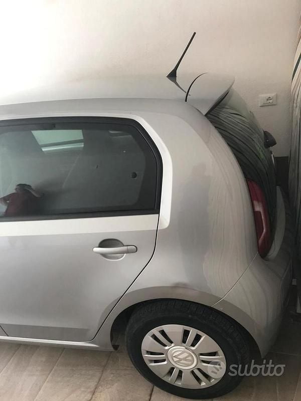 Usata VW up! 60 CV (44 kW) 2015 Grigio Utilitaria