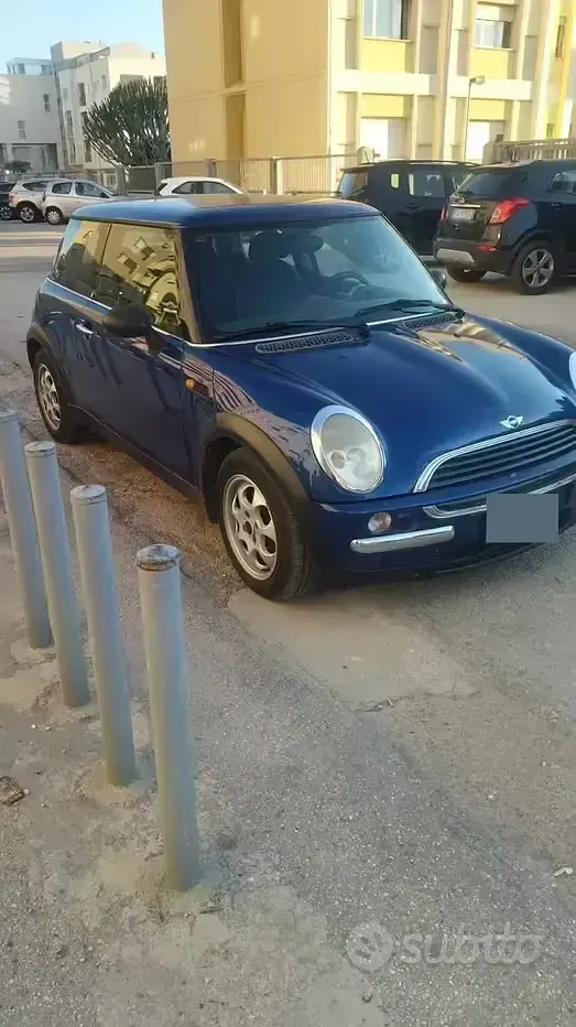 Usata Mini ONE 90 CV (66 kW) 2002 Blu Utilitaria