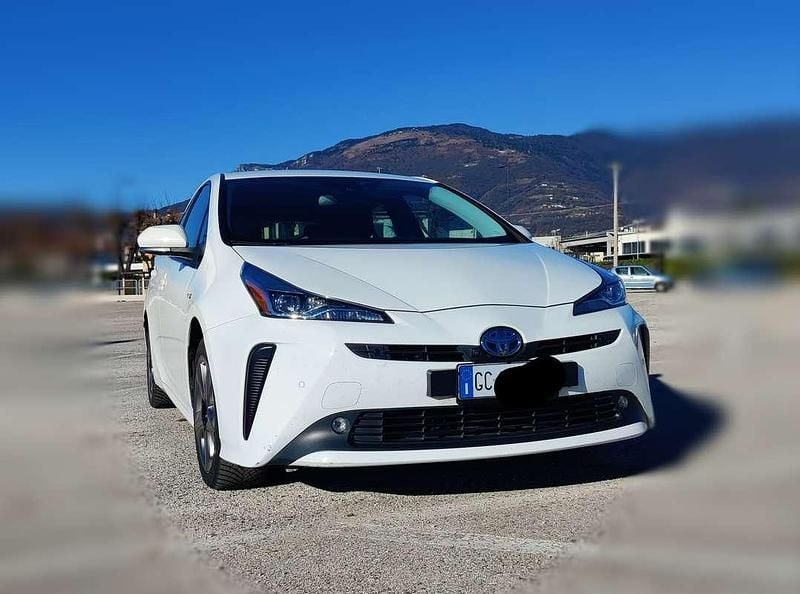 Bianco Usata 2020 Toyota Prius Lounge Tre volumi | 18.990 € - Immagine 1/4