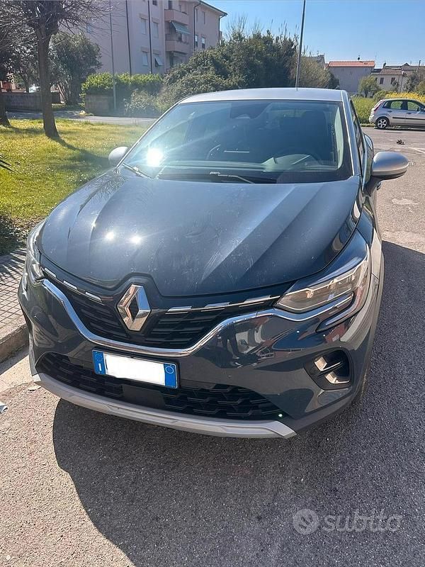 Usata Renault Captur 100 CV (73 kW) 2023 Blu SUV