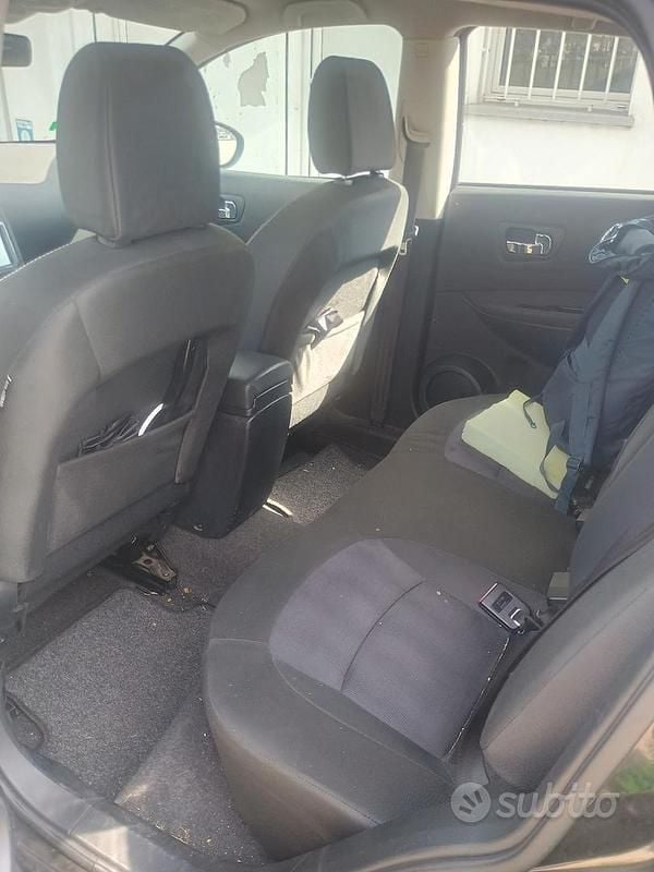 Używany Nissan Qashqai 115 KM (84 kW) 2013 Czarny SUV
