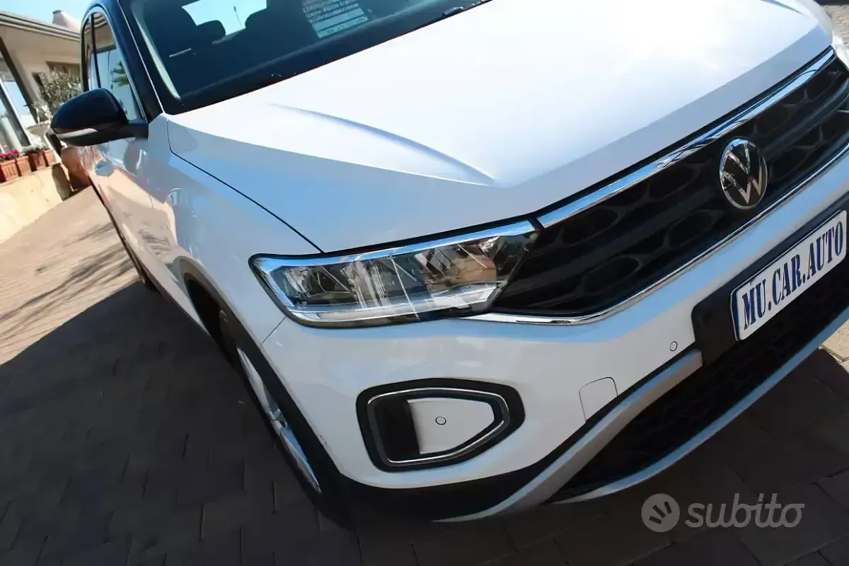 Usata VW T-Roc Life 110 CV (80 kW) 2023 Bianco SUV