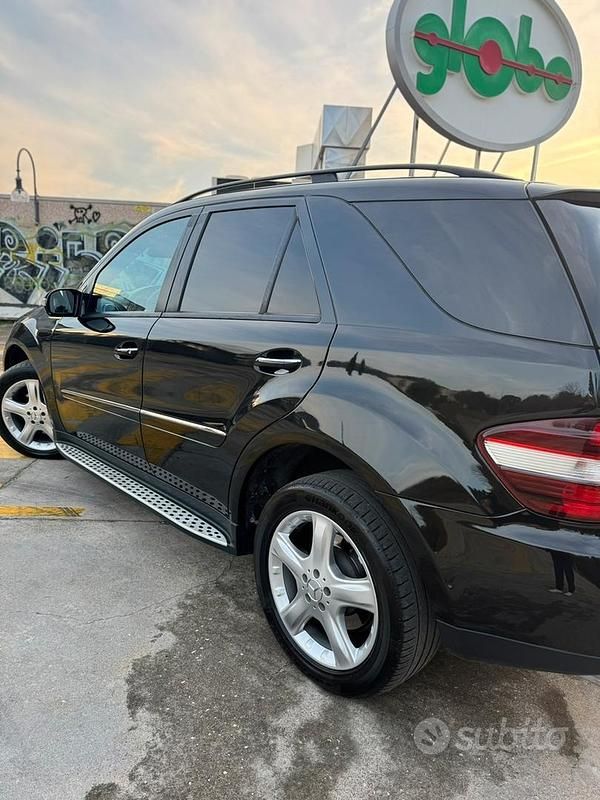 Usata Mercedes ML320 224 CV (164 kW) 2006 Nero SUV