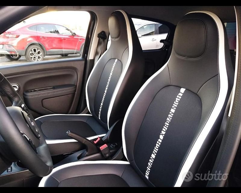 Usata Renault Twingo Urban Night 65 CV (47 kW) 2022 Bianco Utilitaria