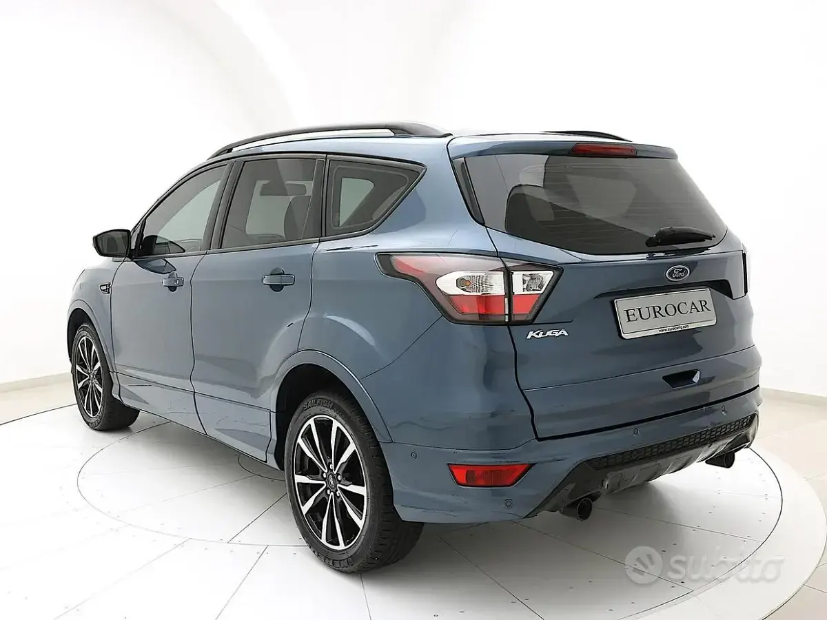 Usata Ford Kuga ST-Line 120 CV (88 kW) 2019 Nero SUV