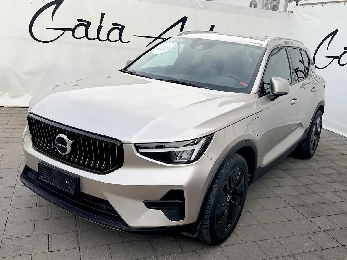 Usata Volvo XC40 Core 129 CV (94 kW) 2022 Grigio SUV