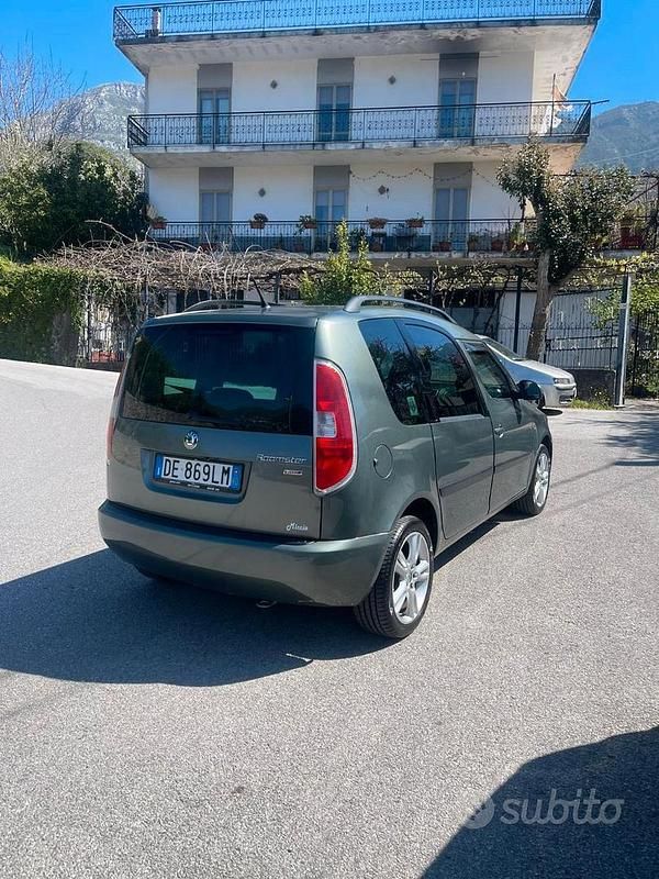 Usata Skoda Roomster 2007 Grigio Monovolume
