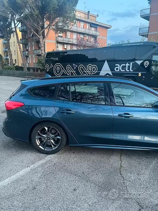 Usata Ford Focus ST-Line 120 CV (88 kW) 2019 Blu Station wagon