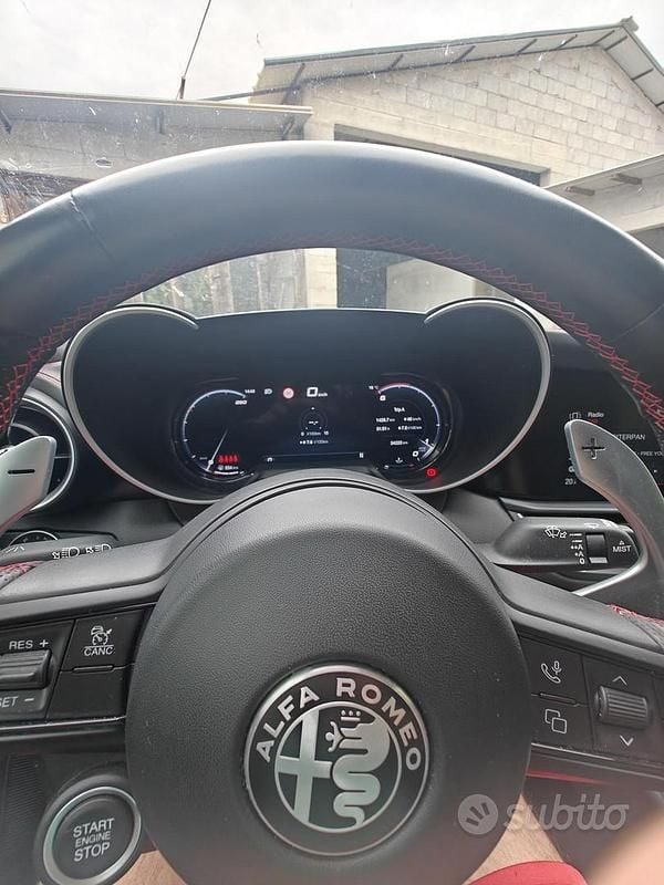 Usata Alfa Romeo Giulia Competizione 211 CV (155 kW) 2023 Blu Berlina