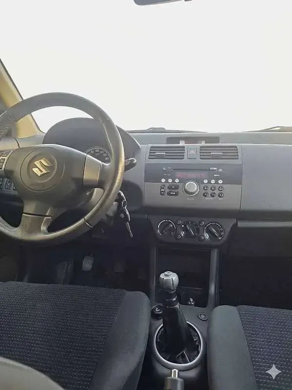 Usata Suzuki Swift GL 90 CV (66 kW) 2010 Bianco Utilitaria