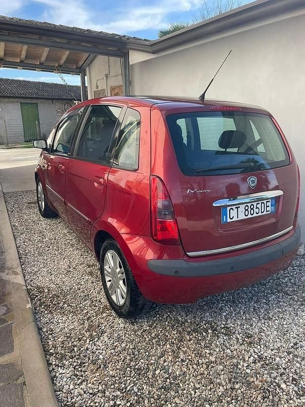 Usata Lancia Musa 2005 Rosso Monovolume