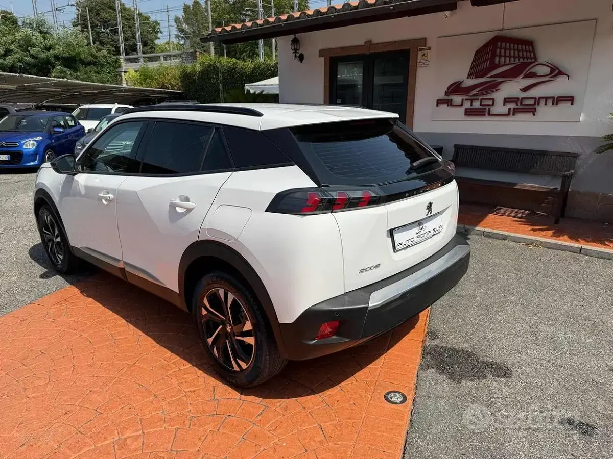 Usata Peugeot 2008 Allure 102 CV (75 kW) 2020 Bianco SUV