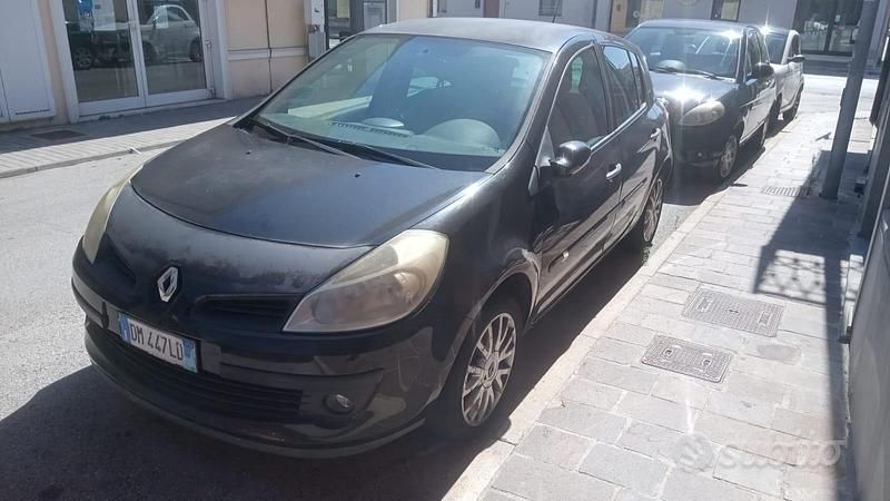 Usata Renault Clio II 58 CV (42 kW) 2007 Nero Utilitaria