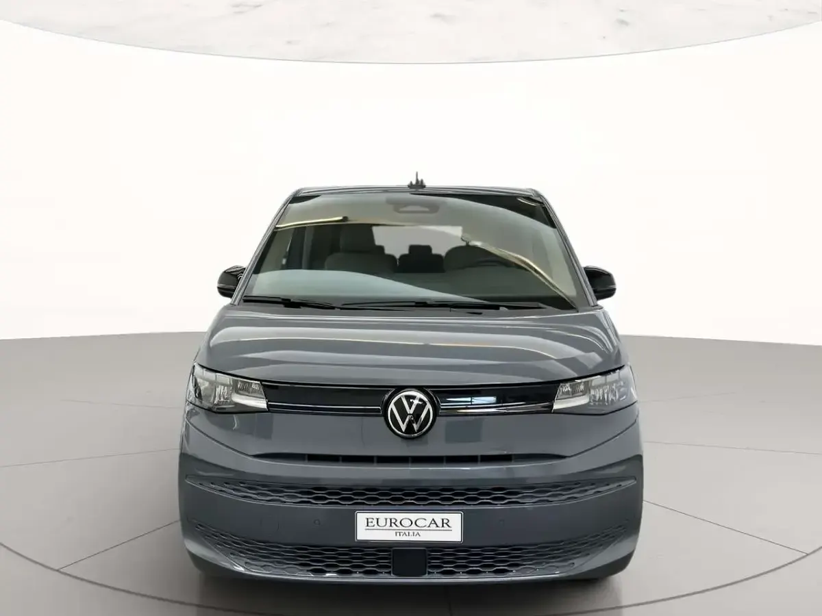 Usata VW Multivan 150 CV (110 kW) 2025 Pure gray Monovolume