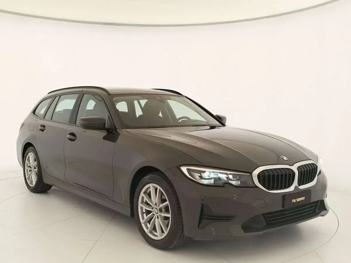 Usata BMW 318 Advantage 150 CV (110 kW) 2022 Grigio Station wagon