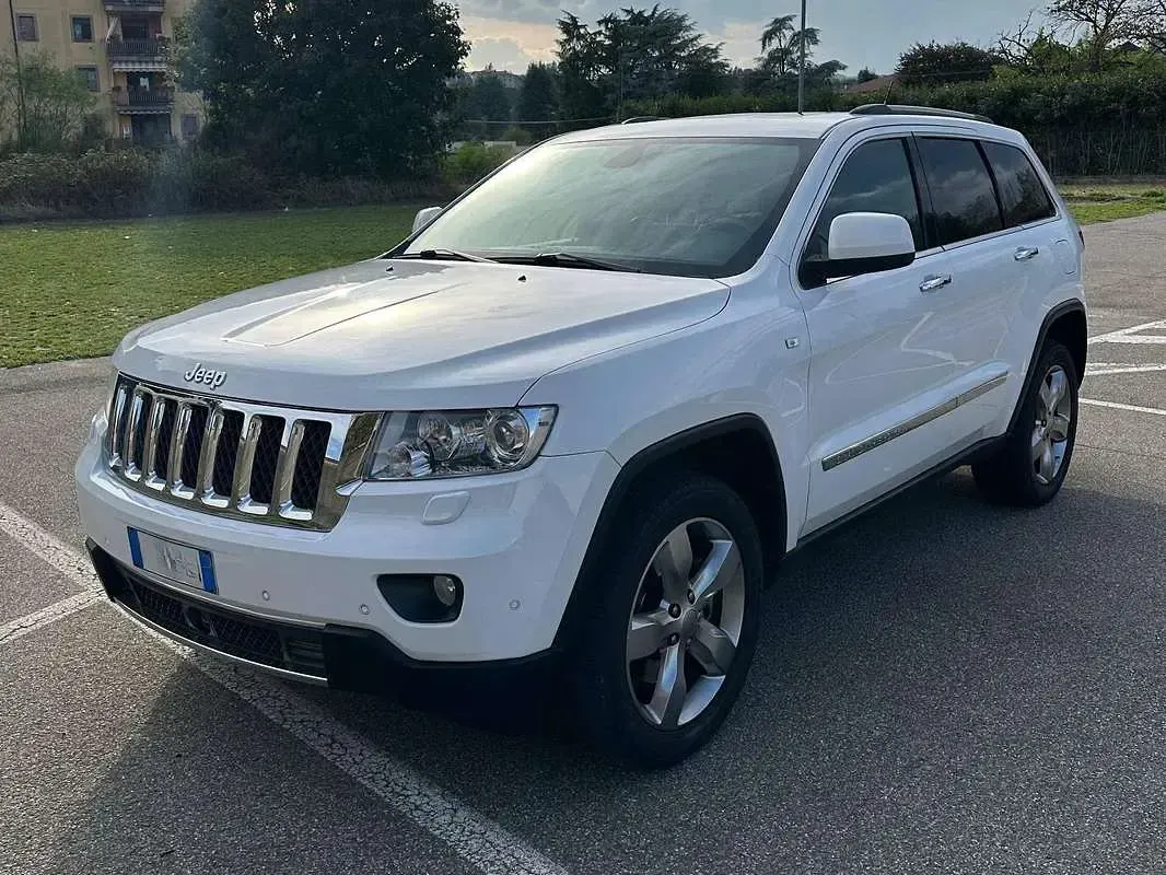 Usata Jeep Grand Cherokee Overland 241 CV (177 kW) 2013 Bianco SUV