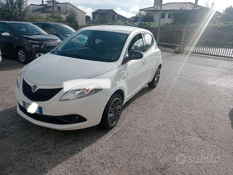 Usata Lancia Ypsilon 2020