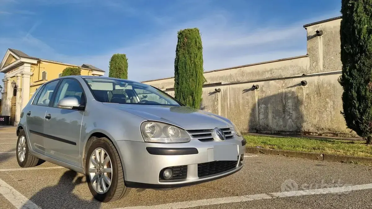 Usata VW Golf IV Trendline 75 CV (55 kW) 2004 Berlina