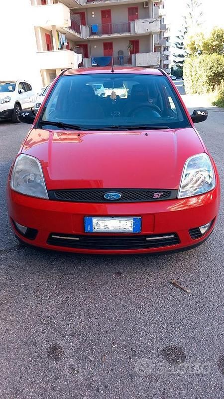 Usata Ford Fiesta 2003 Rosso Utilitaria