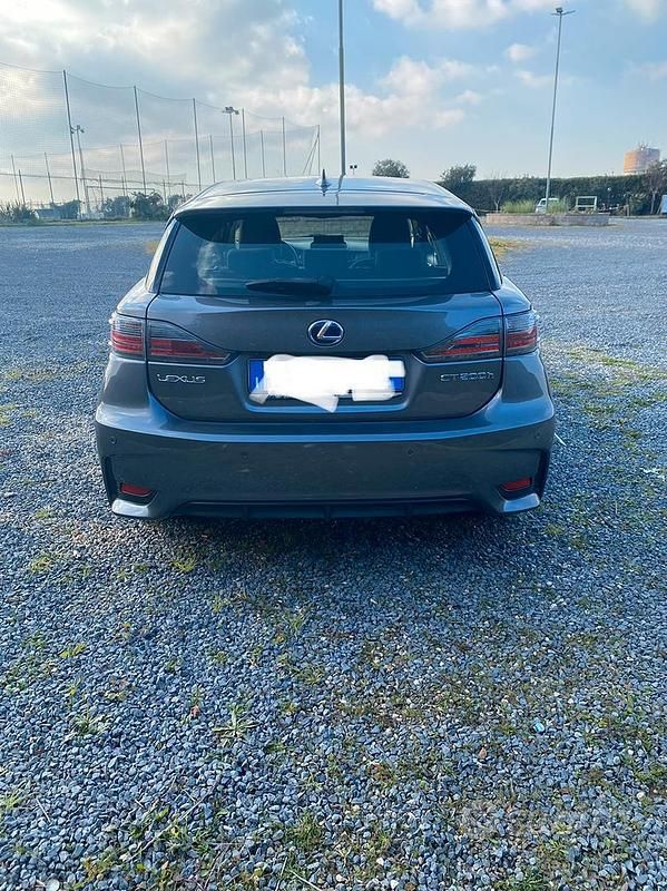 Usata Lexus CT200h 2014 Grigio Berlina