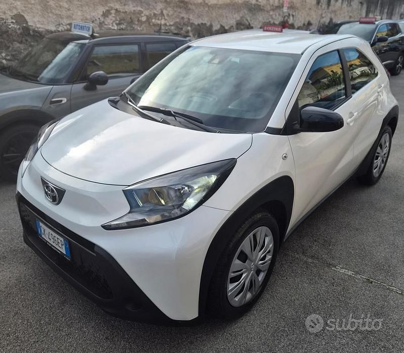 Usata Toyota Aygo X Active 72 CV (52 kW) 2022 Bianco SUV
