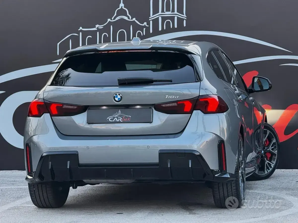 Usata BMW 118 Shadowline 150 CV (110 kW) 2025 Skyscraper grey metallic Utilitaria