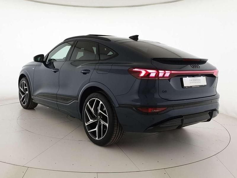 Nuova Audi e-tron S-Line 119 kW (163 CV) 2026 Blu plasma metallizzato SUV