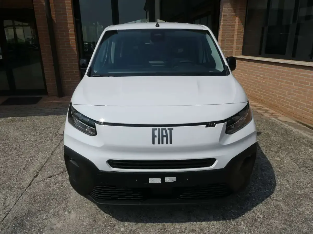 Nuova Fiat Doblò 102 CV (75 kW) 2026 Bianco gelato Monovolume