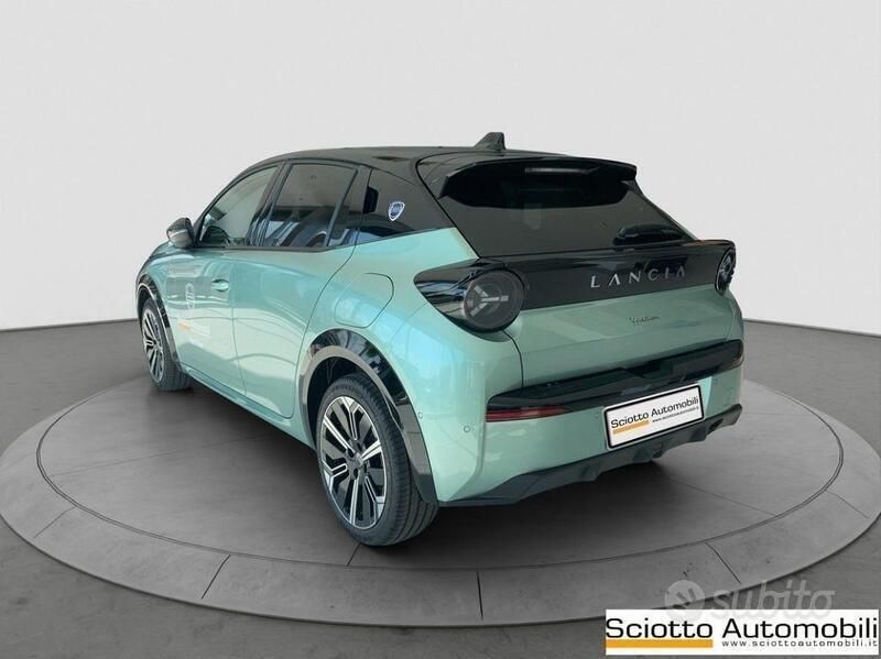 Usata Lancia Ypsilon 100 CV (73 kW) 2024 Grigio Utilitaria