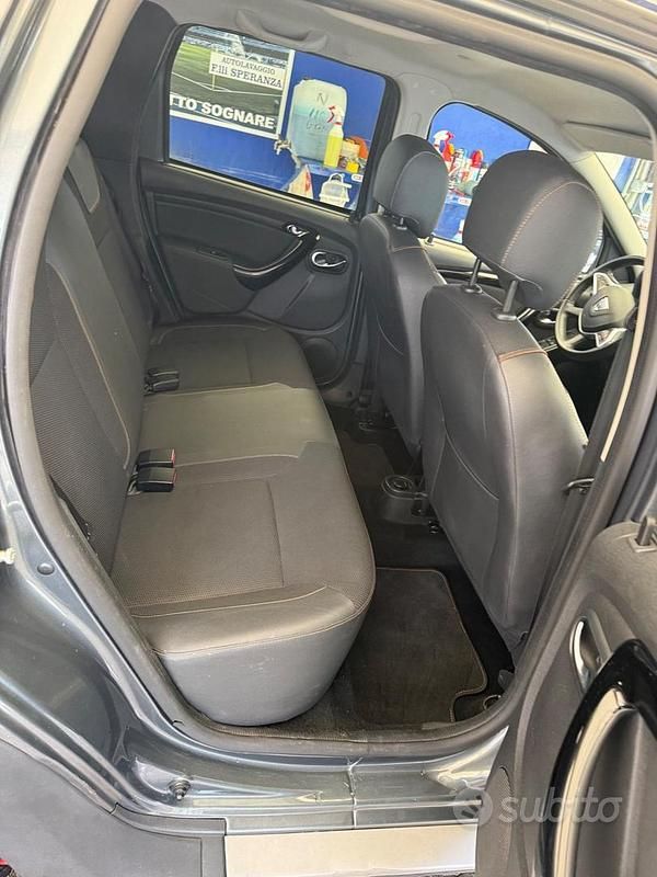 Usata Dacia Duster 110 CV (80 kW) 2017 Grigio SUV