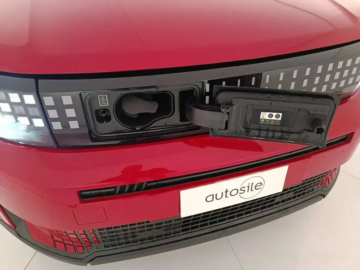Nuova Fiat Grande Panda Red 83 kW (114 CV) 2025 Rosso pastello Utilitaria