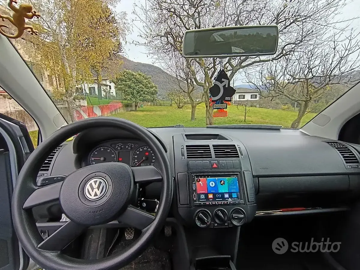 Usata VW Polo Trendline 75 CV (55 kW) 2005 Grigio Utilitaria