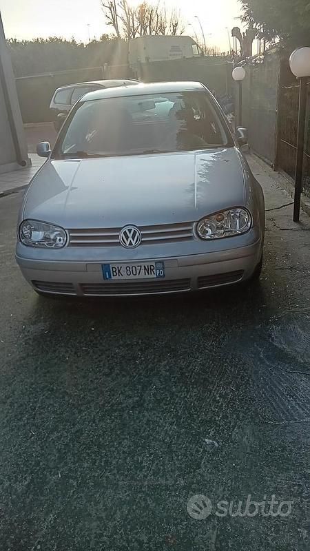 Usata VW Golf IV 2000 Grigio Berlina