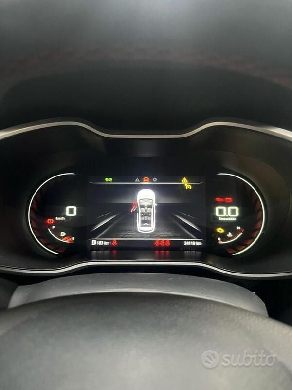 Usata MG ZS Luxury 106 CV (77 kW) 2023 Nero Berlina