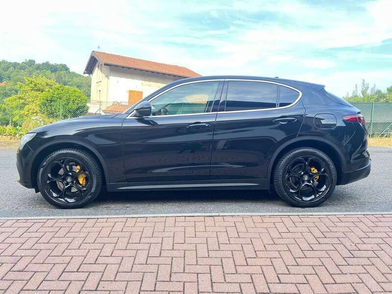 Usata Alfa Romeo Stelvio Executive 210 CV (154 kW) 2019 Nero SUV