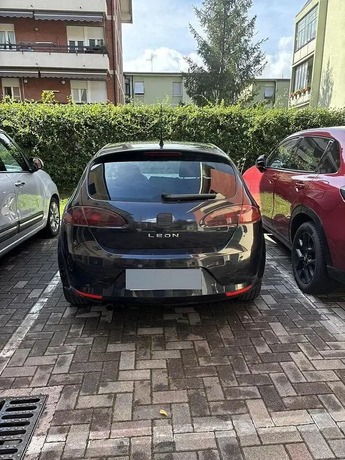 Usata Seat Leon 140 CV (102 kW) 2006 Nero Utilitaria